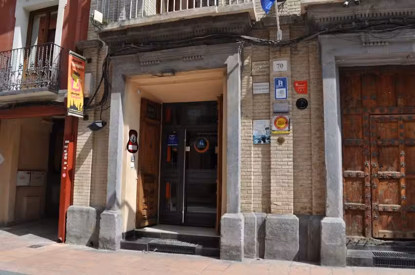 Albergue de Zaragoza Hostel