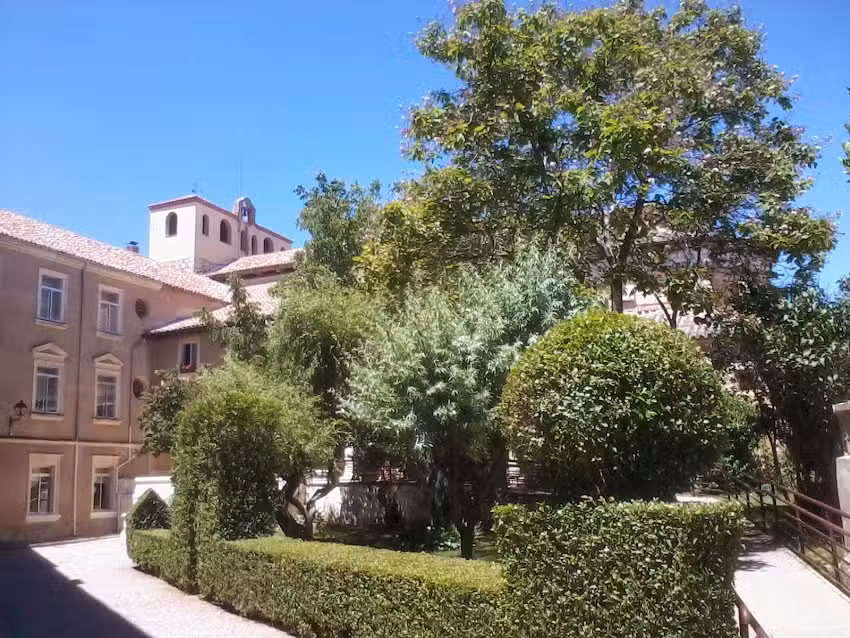 Albergue Santa Mar&iacute;a Salesianos