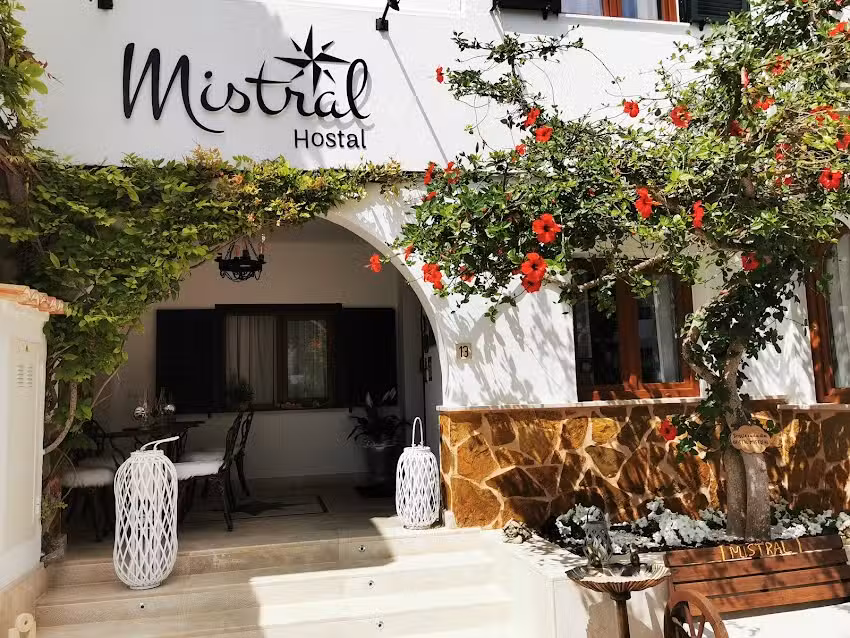 Boutique Hostal Mistral