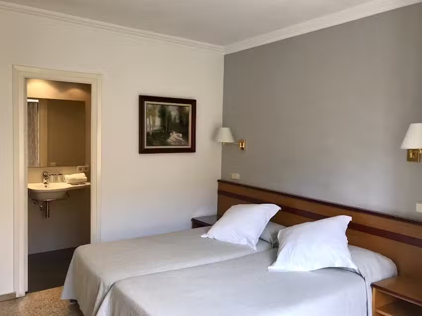 Can Pou Restaurant – Hostal