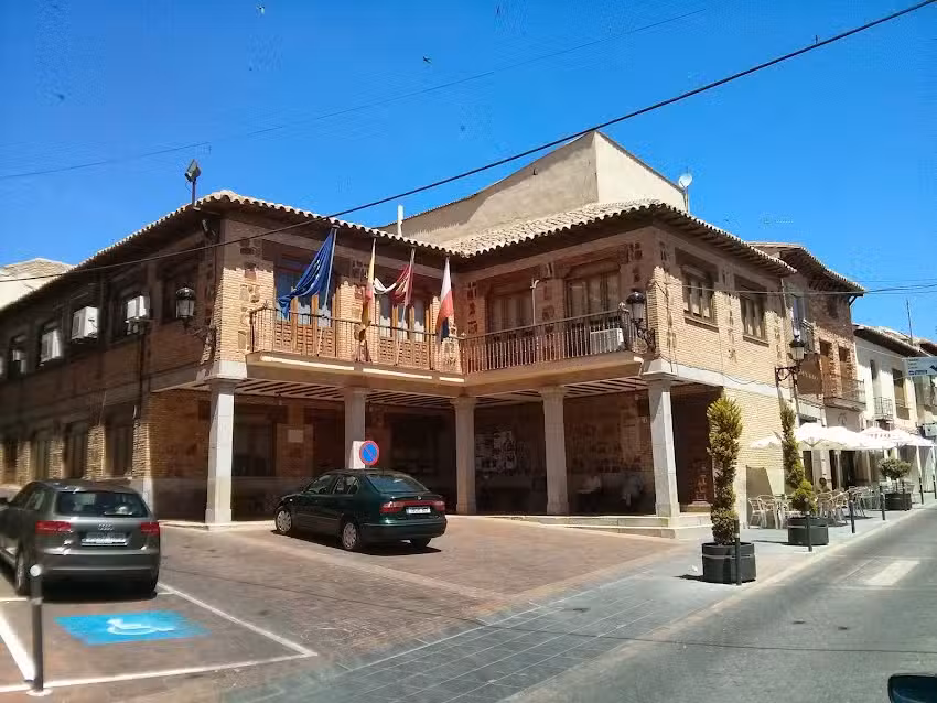 CASA APELIO &ndash; Hotel y Restaurante en los Y&eacute;benes