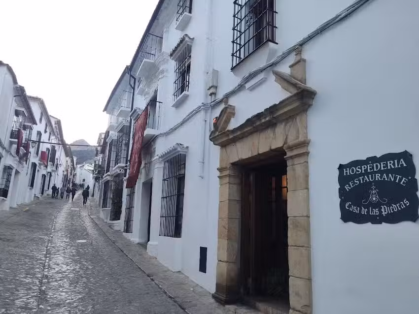 Hospeder&iacute;a Casa de las Piedras &ndash; Restaurante Patio San Diego