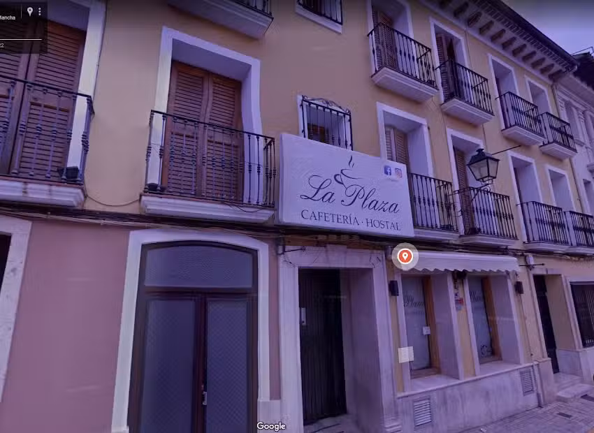Hostal Cafetería La Plaza