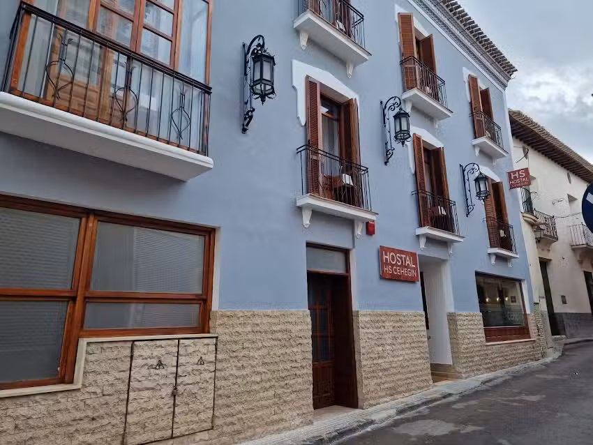 HOSTAL HS CEHEG&Iacute;N