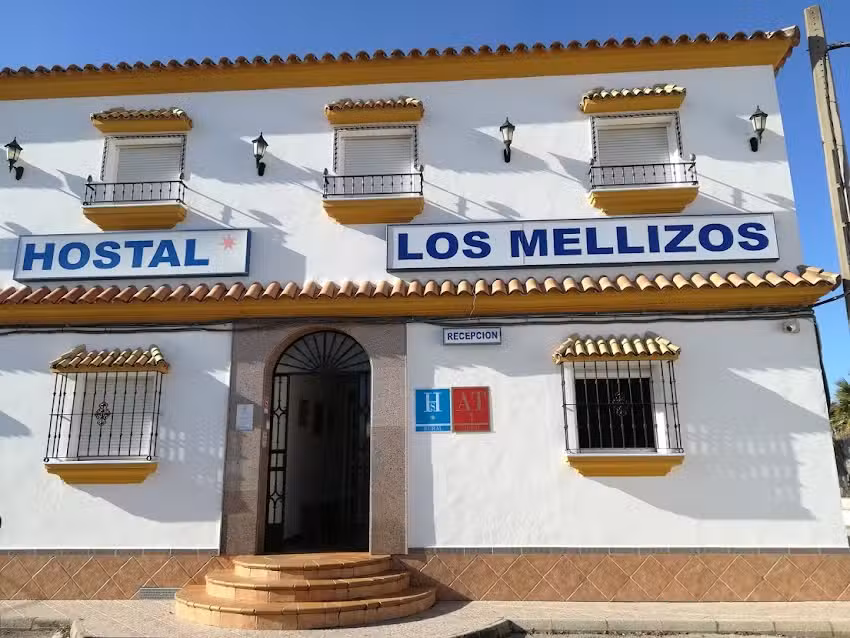 hostal los mellizos