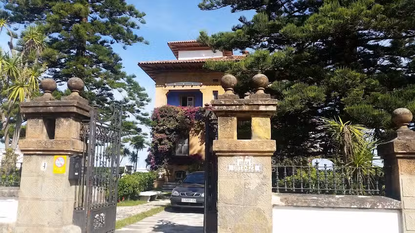 Hostal-Pensi&oacute;n Residencia Ponte Dos Santos