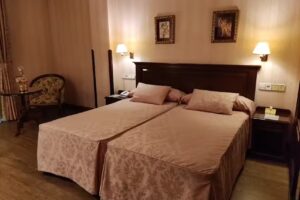 Hostal Restaurante 3 Jotas