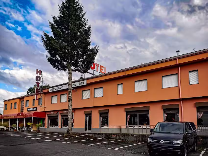 Hostal Restaurante Carballeira