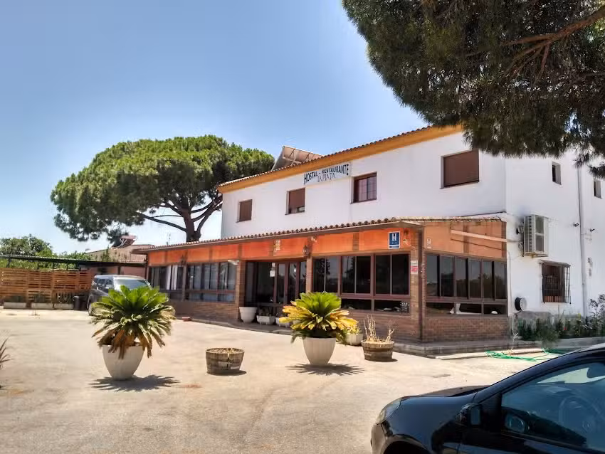 Hostal Restaurante LA PLATA