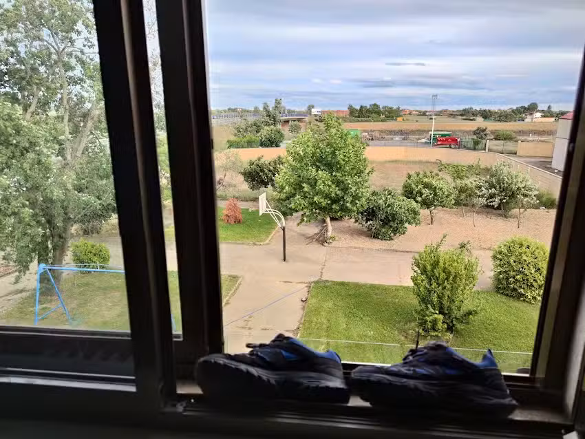 Hostal, Restaurante y Cafetería – Avenida II