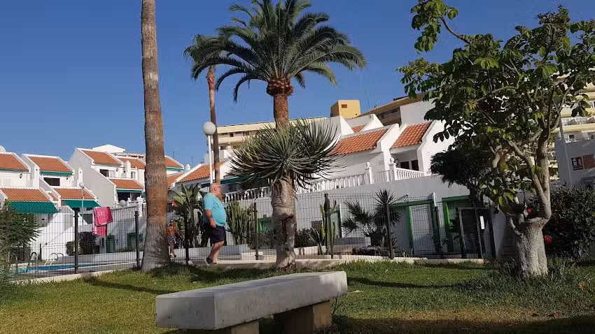 Hostel la Playa & Excursions 4u