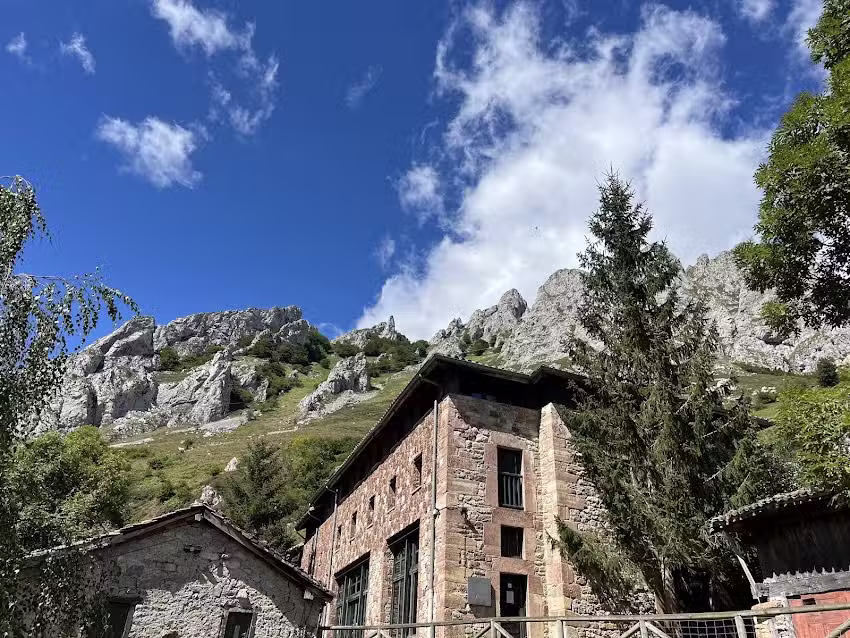 Hosteler&iacute;a del G&uuml;erna