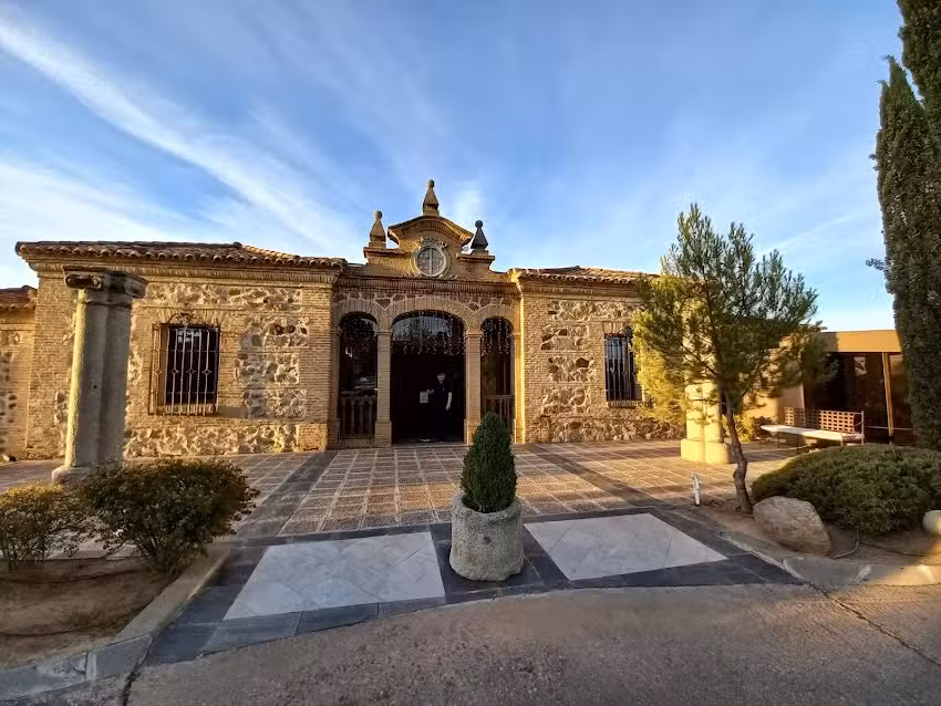 HOTEL CIGARRAL EL BOSQUE