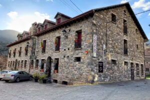 Hotel Restaurante Castillo D Acher