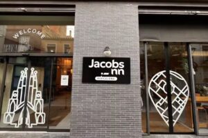 LATROUPE Poblenou Beach Hostel Barcelona