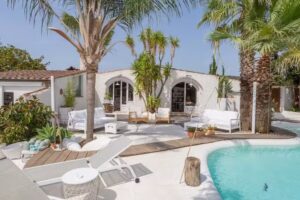 Le Rondini, Wehost Costa Brava