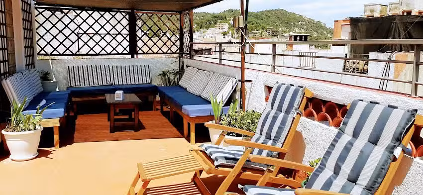 Mana Mana Youth Hostel