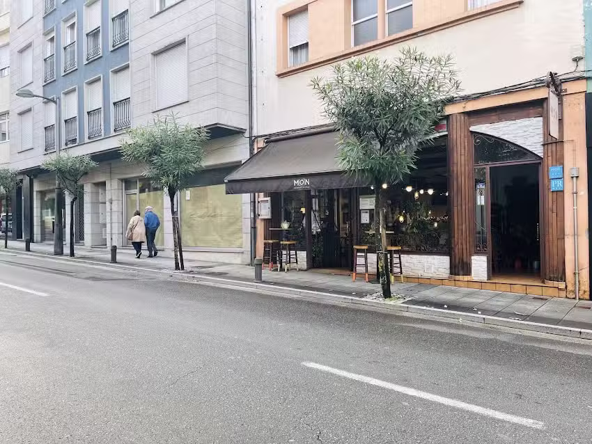 MON &ndash; Come y Sue&ntilde;a