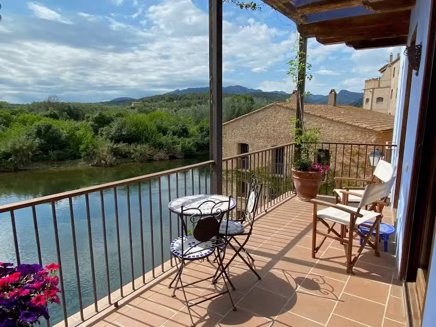 Palau de Miravet: alojamiento singular, centre d’art Joaquim Mir