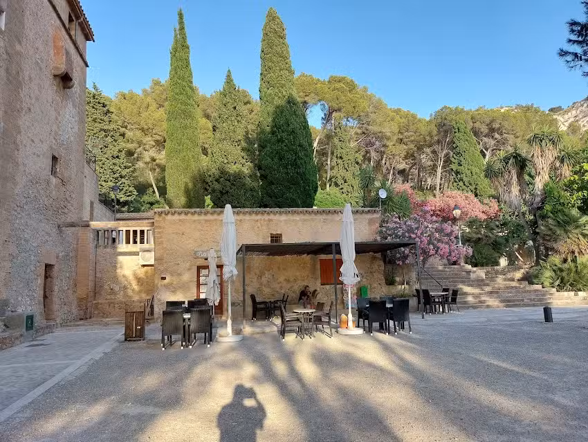 Petit Hotel Hostatgeria La Victoria