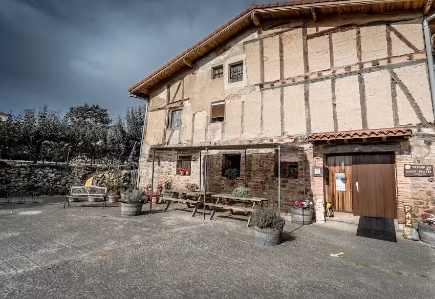 Refugio Acacio & Orietta