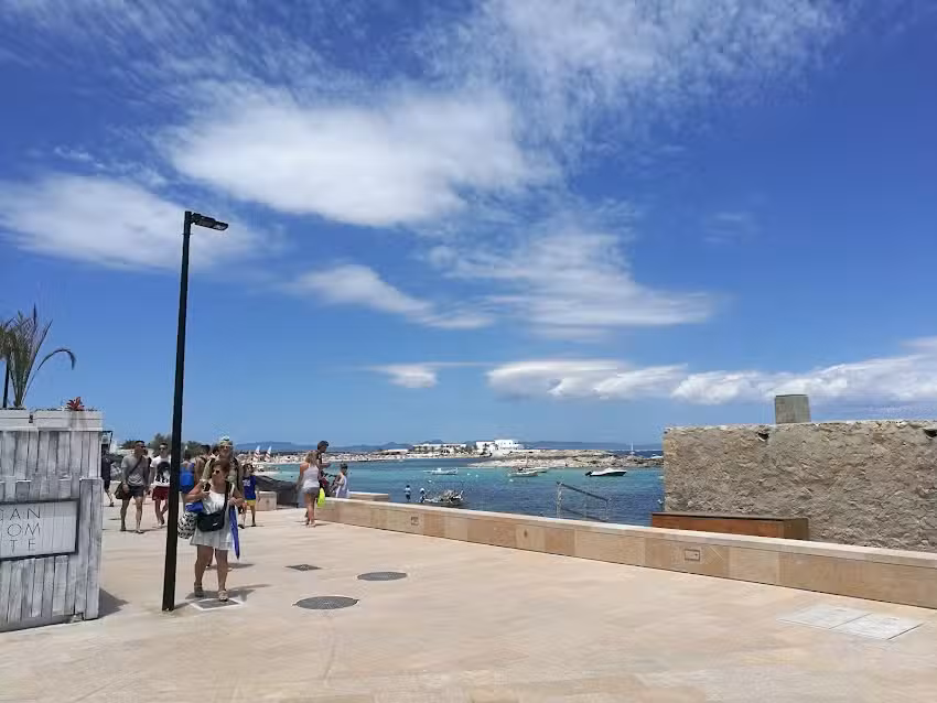 RESTAURANTE CAPRI Y HOSTAL