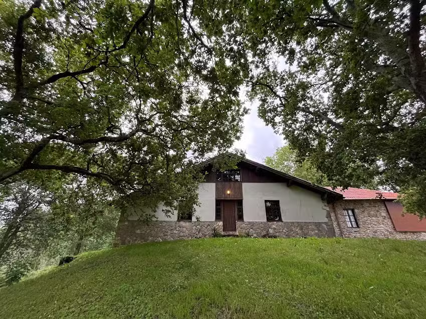 Sallobante Aterpetxea – Hostel