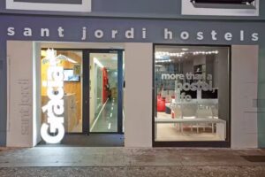 Sant Jordi Hostels Gracia