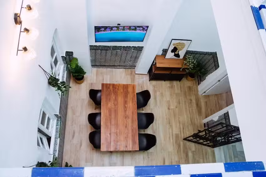 Triana Riverside Guesthouse