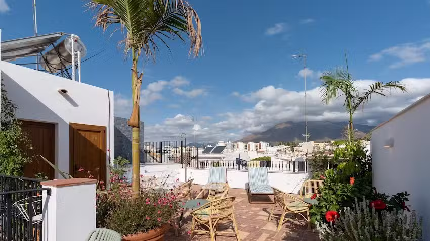 Veranera Hostel – Habitaciones compartidas y privadas