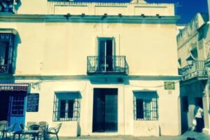 Wake Up in Tarifa Restaurant & Lounge